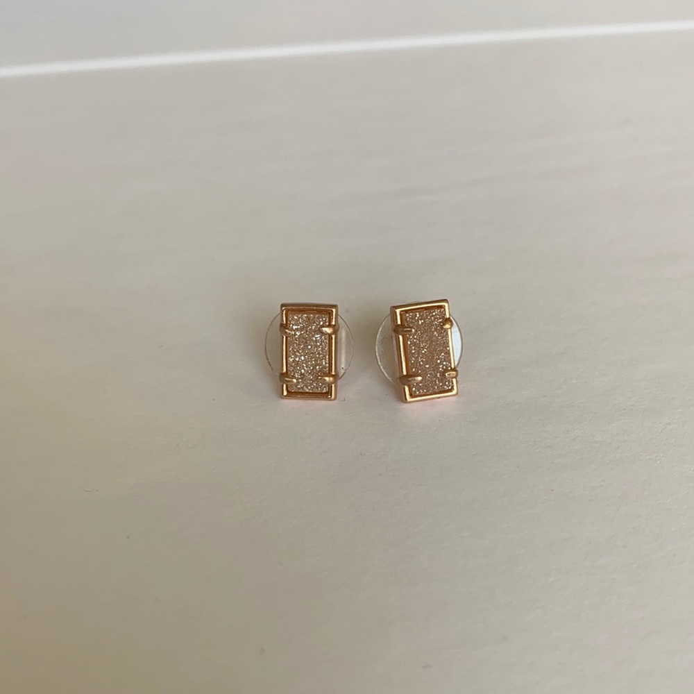 Rose gold Kendra Scott studs